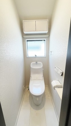 ウォシュレット機能付きトイレ（2階）