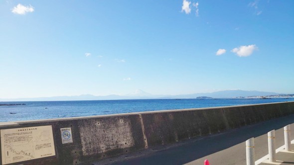 マンションを出ると富士山が目の前に見えます。