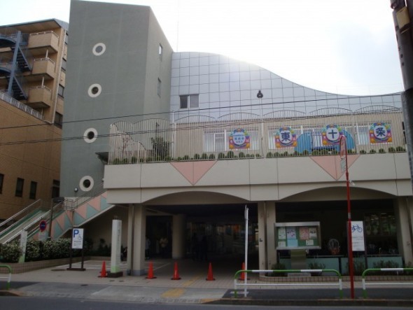 図書館 260m 北区立東十条図書館