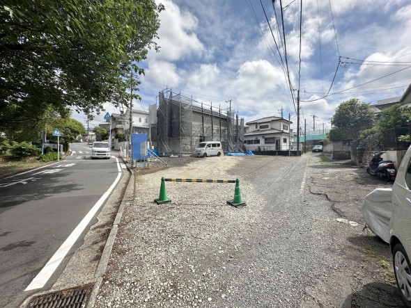 整備された前面道路です。