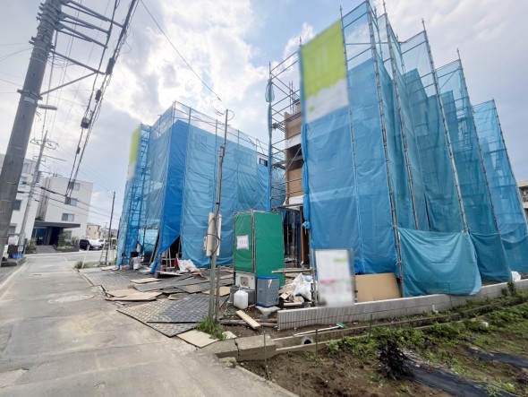 爽やかな青空の下に贅沢なほどに降り注ぐ陽光、豊かな居住性と、クオリティが見事に調和した住空間は、住まうことの喜びを感じさせてくれ