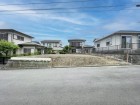 現地写真。日当たりが良く広いこの土地に建つ住宅の完成が楽しみです。