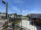 敷地内からはランドマークタワーを遠望できる抜け感が気持ちの良い立地です。