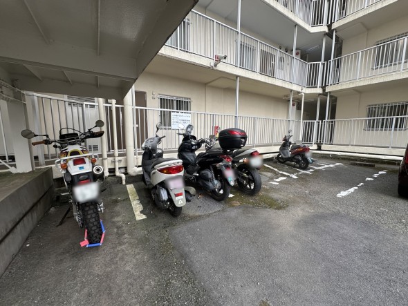 敷地内バイク置き場