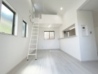 家族と過ごす時間を大切にしたい方にぴったりの明るくゆとりある住空間です。