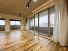 フローリングの部屋は清潔感があり、日々のお掃除も楽で助かりますね！