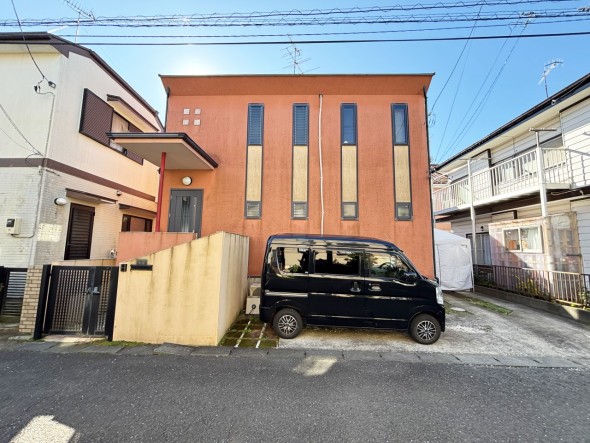 周辺は閑静な住宅街につき落ち着いた環境です。