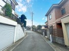 周辺は閑静な住宅街につき落ち着いた環境です。