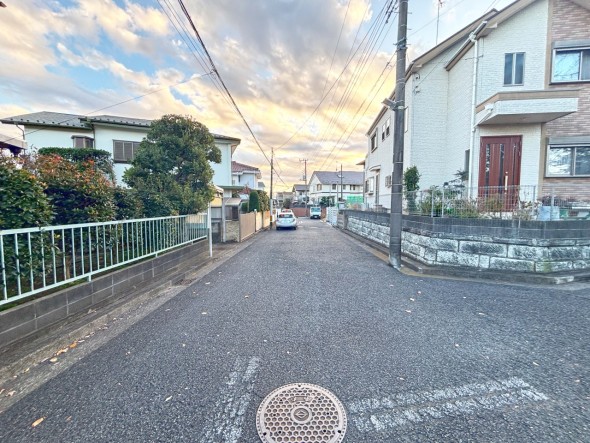 周辺は閑静な住宅街につき落ち着いた環境です。