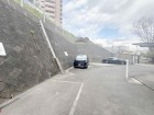 敷地内駐車場もございます。空き状況等はお気軽にお問い合わせください。