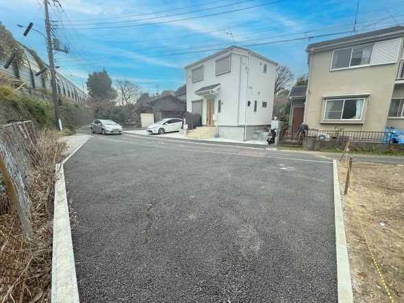 爽やかな青空の下に贅沢なほどに降り注ぐ陽光、豊かな居住性と、クオリティが見事に調和した住空間は、住まうことの喜びを感じさせてくれ