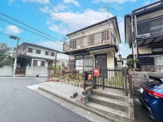 周辺は閑静な住宅街につき落ち着いた環境です。