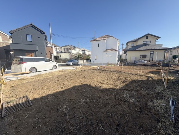 爽やかな青空の下に贅沢なほどに降り注ぐ陽光、豊かな居住性と、クオリティが見事に調和した住空間は、住まうことの喜びを感じさせてくれ