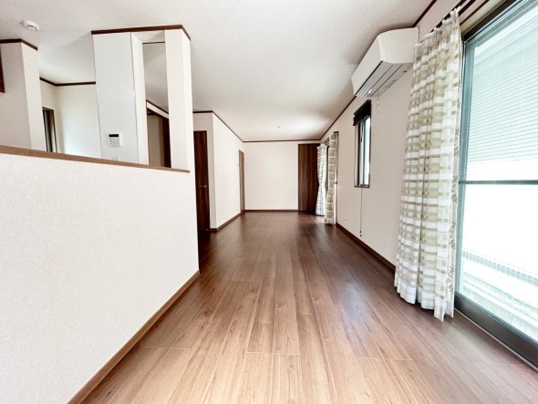 家族と過ごす時間を大切にしたい方にぴったりの明るくゆとりある住空間です。