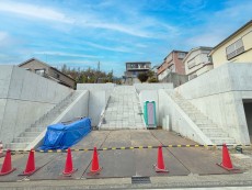 爽やかな青空の下に贅沢なほどに降り注ぐ陽光、豊かな居住性と、クオリティが見事に調和した住空間は、住まうことの喜びを感じさせてくれ