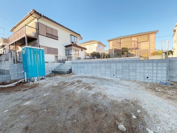 爽やかな青空の下に贅沢なほどに降り注ぐ陽光、豊かな居住性と、クオリティが見事に調和した住空間は、住まうことの喜びを感じさせてくれ