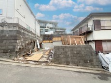 爽やかな青空の下に贅沢なほどに降り注ぐ陽光、豊かな居住性と、クオリティが見事に調和した住空間は、住まうことの喜びを感じさせてくれ