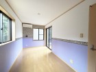一日の疲れをいやしてくれる主寝室。時を忘れて過ごす場所として過ごせるお部屋です。