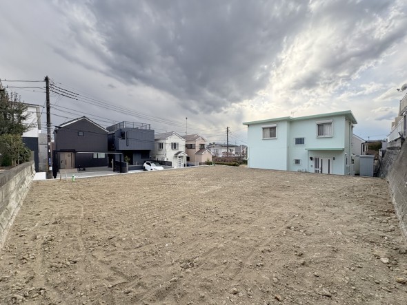 周辺は閑静な住宅街につき落ち着いた環境です。