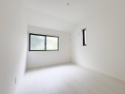 フローリングの部屋は清潔感があり、日々のお掃除も楽で助かりますね！
