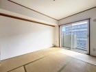 一日の疲れをいやしてくれる主寝室。時を忘れて過ごす場所として過ごせるお部屋です。