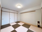 客間やお子様の遊び場として多用途にお使い頂けます。  