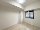 一日の疲れをいやしてくれる主寝室。時を忘れて過ごす場所として過ごせるお部屋です。
