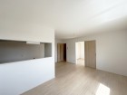 家族と過ごすひと時を優しく包み込むリビングダイニング。