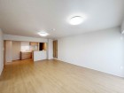 キッチンからはリビング全体が見渡せる設計。 小さなお子様が遊ぶ様子を見守りながらお料理ができますね。