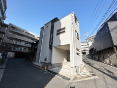 周辺は閑静な住宅街につき落ち着いた環境です。
