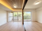 キッチンからはリビング全体が見渡せる設計。 小さなお子様が遊ぶ様子を見守りながらお料理ができますね。