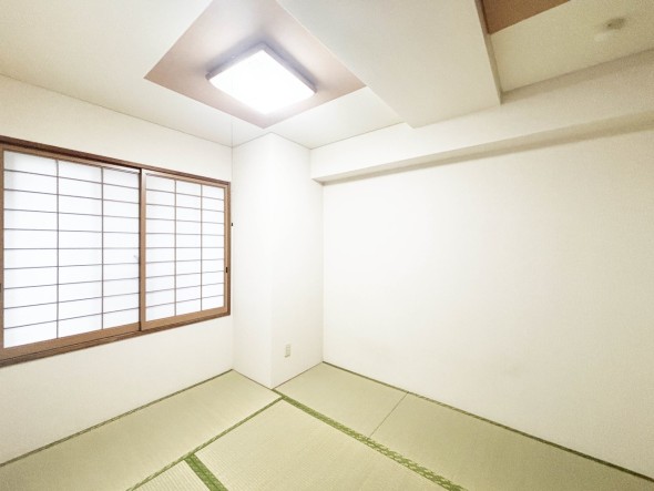 和室6帖。客間やお子様の遊び場として多用途にお使い頂けます。  