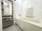 内装 1日の疲れを癒すバスルーム。