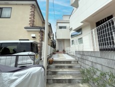 爽やかな青空の下に贅沢なほどに降り注ぐ陽光、豊かな居住性と、クオリティが見事に調和した住空間は、住まうことの喜びを感じさせてくれ