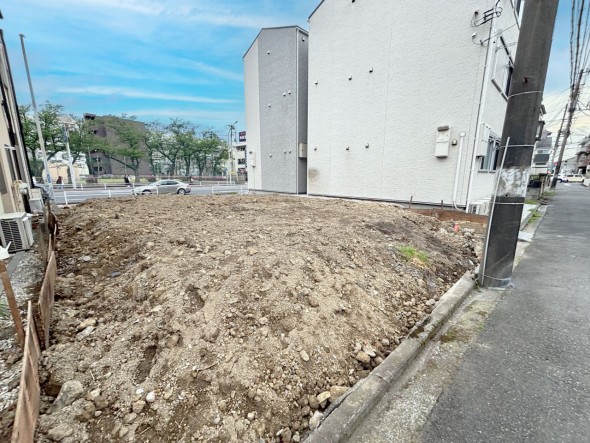 爽やかな青空の下に贅沢なほどに降り注ぐ陽光、豊かな居住性と、クオリティが見事に調和した住空間は、住まうことの喜びを感じさせてくれ