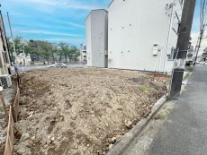 爽やかな青空の下に贅沢なほどに降り注ぐ陽光、豊かな居住性と、クオリティが見事に調和した住空間は、住まうことの喜びを感じさせてくれ
