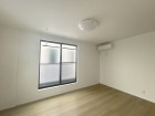 一日の疲れをいやしてくれる主寝室。時を忘れて過ごす場所として過ごせるお部屋です。