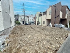 爽やかな青空の下に贅沢なほどに降り注ぐ陽光、豊かな居住性と、クオリティが見事に調和した住空間は、住まうことの喜びを感じさせてくれ
