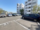 敷地内駐車場がございます。空き状況等に関しましてはお気軽にお問い合わせください。