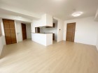 家族と過ごす時間を大切にしたい方にぴったりの明るくゆとりある住空間です。