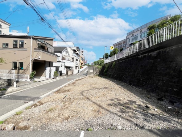 建築条件なしの売地です。お好きなハウスメーカーで建築していただけます。