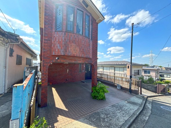 周辺は閑静な住宅街につき落ち着いた環境です。