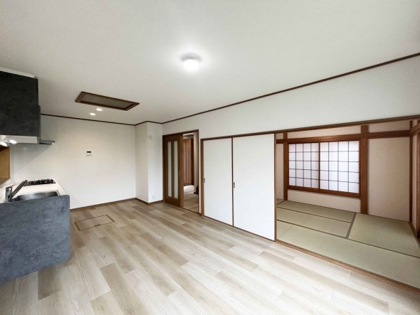 家族と過ごす時間を大切にしたい方にぴったりの明るくゆとりある住空間です。