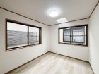 明るくあたたかな居室では、朝の目覚めも気持ちよく起きられます。