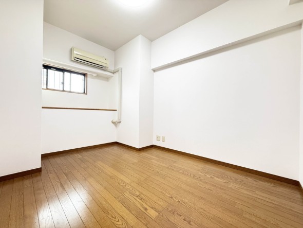 フローリングの部屋は清潔感があり、日々のお掃除も楽で助かります。