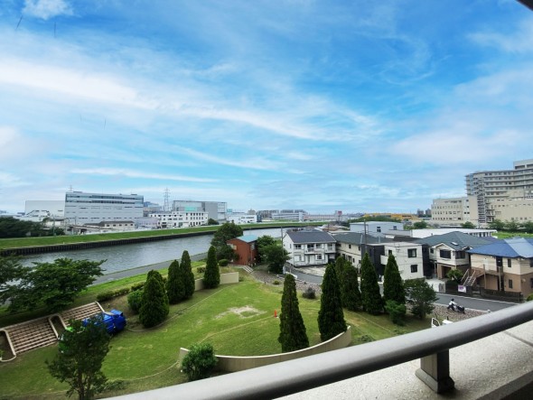 圧迫感がなく、開放的な眺望です。