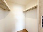 たっぷり入るウォークインクローゼットは奥行きがあるのでたくさん収納できます。