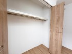 各居室にしっかりサイズの収納がございます。