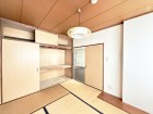 客間やお子様の遊び場として多用途にお使い頂けます。  
