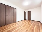 明るくあたたかな居室では、朝の目覚めも気持ちよく起きられます。